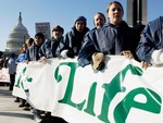 WASHINGTON - JANUARY 22:  Pro-life activists p...