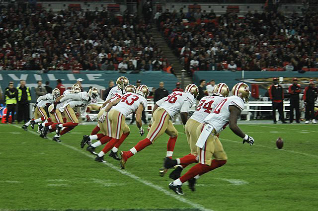 2013 San Fransisco 49ers kick off team charges for the returner (Old rule formation).